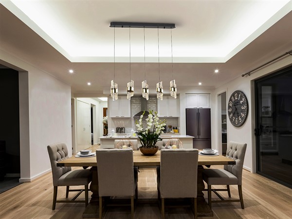 (image for) 5 Light Bar Pendant - Black/Gold